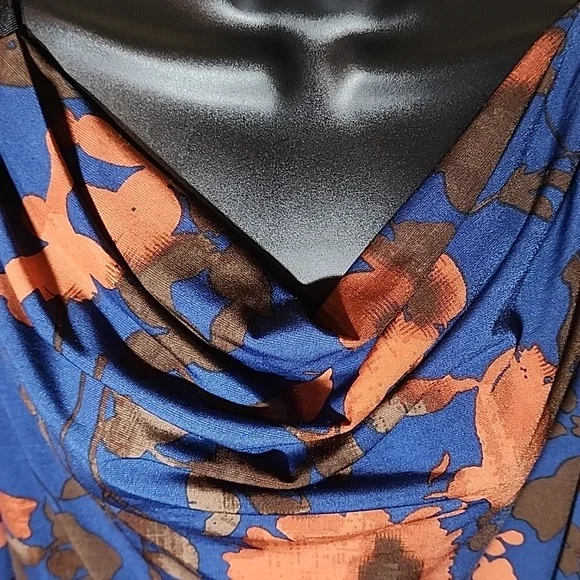 Beautiful Draped Vera Wang Top - Picture 2 of 8